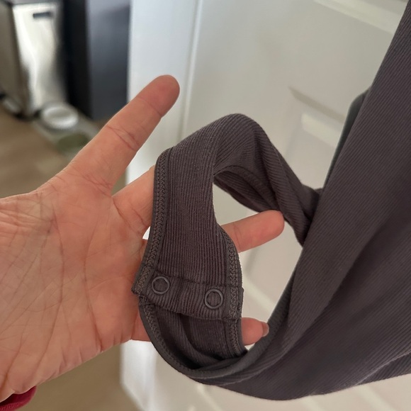 Ribbed Aritzia Talula Charcoal Bodysuit - Picture 3 of 4